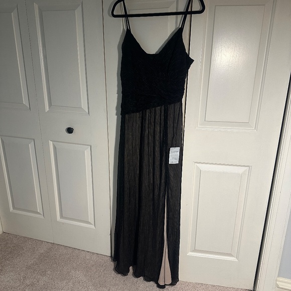 Jewel Badgley Mischka Metallic Maxi Dress with Side Slit - NWT, but Flawed - 14 - Picture 4 of 16